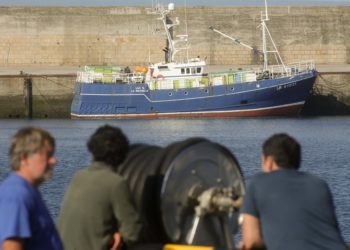 Malestar, indignación y algún amarre entre la flota gallega en la entrada en vigor del veto a la pesca de fondo