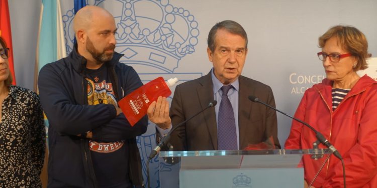 Vigo repartirá de modo gratuito 5.000 botellas para desinfectar los orines y excrementos de las mascotas