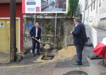 Comienza la humanización de Tercio de Fóra, el callejón de Urzaiz que ganará aceras