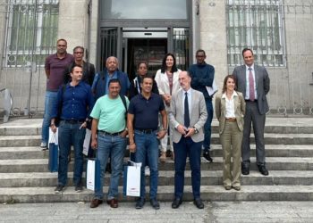 Una delegación de Cabo Verde visita el puerto de Vigo para conocer su estrategia de crecimiento azul