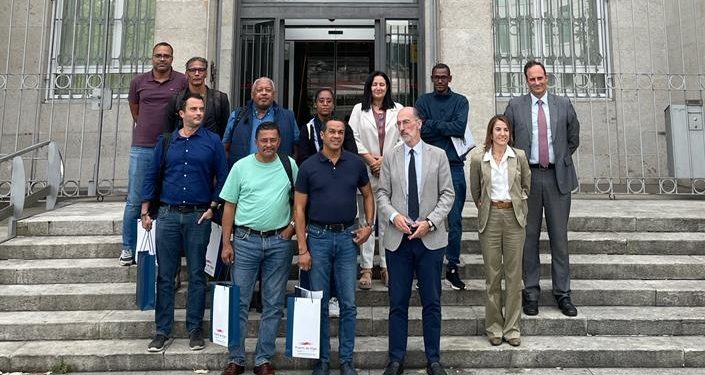 Una delegación de Cabo Verde visita el puerto de Vigo para conocer su estrategia de crecimiento azul
