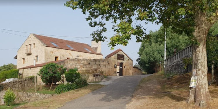 Realojan a los huéspedes en una casa rural de O Rosal debido a un incendio