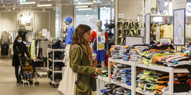 Estos son los domingos y festivos que abrirán los comercios gallegos en 2023