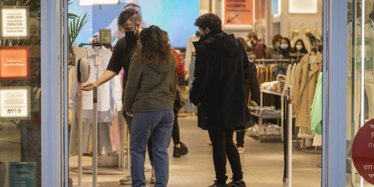 Estos son los domingos y festivos que abrirán los comercios gallegos en 2023