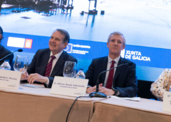 Alfonso Rueda y Abel Caballero en una presentación.