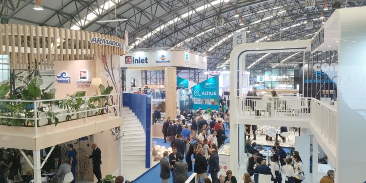 Autoridades y sector claman contra el veto a la pesca de fondo en la apertura de Conxemar en Vigo