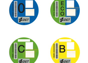 Correos duplica la venta de distintivos para las zonas de bajas emisiones en Vigo y provincia