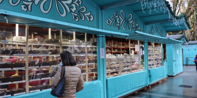 El puesto gourmet catalán que arrasó la pasada Navidad en el mercadillo vuelve a Vigo para quedarse