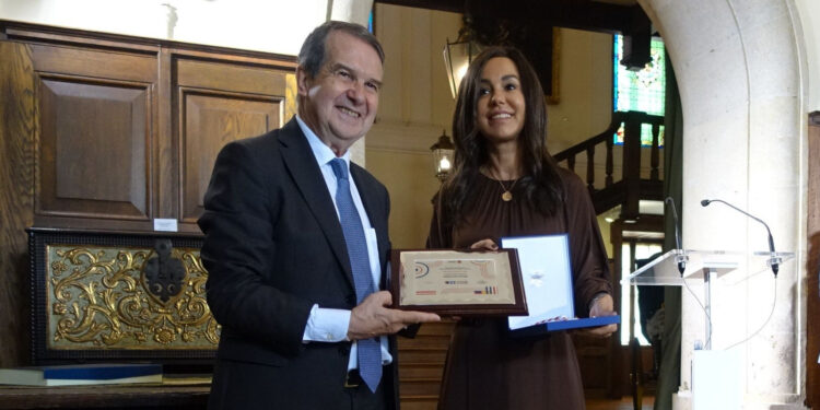 Pardo de Vera recibe la Medalla de Oro de Vigo como “un recordatorio de las cosas que tenemos que hacer”