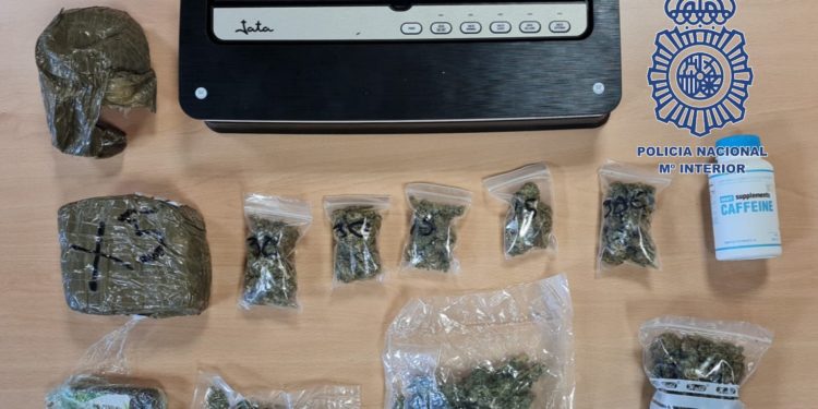 Detenido un hombre por vender hachís y marihuana en un piso del centro de Vigo