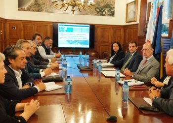 Puerto de Vigo y usuarios insisten en la importancia de la conexión ferroviaria con Bouzas