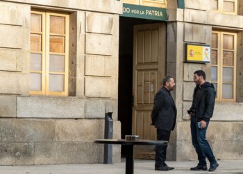 El centro de Tui se transforma para el rodaje de la serie ‘Los Enviados’