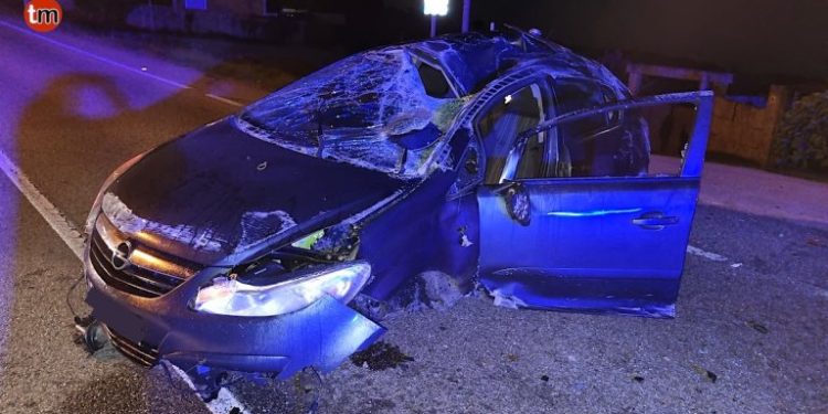 Evacuada una conductora al Cunqueiro tras perder el control del coche y dar una vuelta de campana