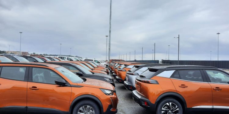 La alteración de los flujos marítimos provoca una “saturación de vehículos” en Bouzas y O Porriño