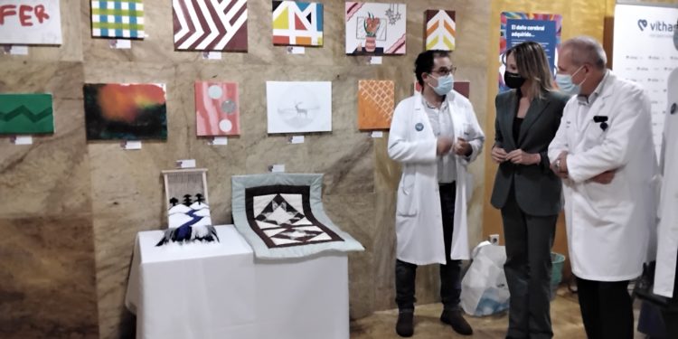 Vithas Vigo clausura la exposición y los talleres con los que visibiliza el daño cerebral y el ictus