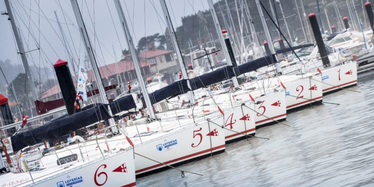 Los 18 mejores equipos de crucero de España compiten por el título nacional en Baiona