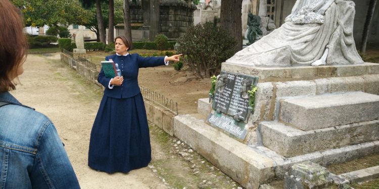 Las visitas teatralizadas al cementerio de Pereiró ofrecerán este año 1.500 plazas gratuitas