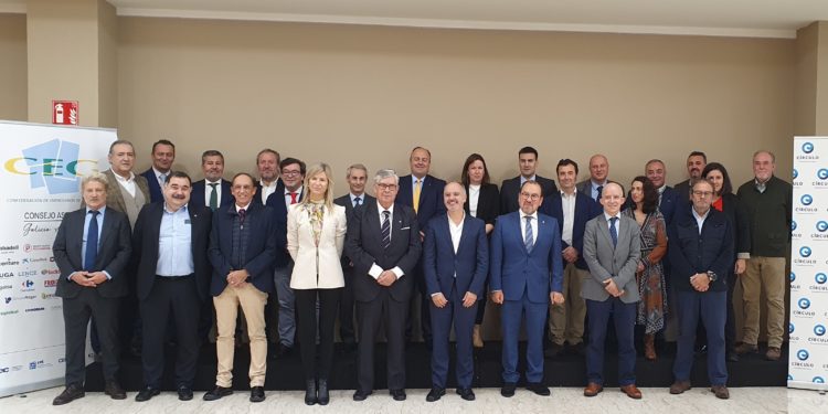 La Zona Franca de Vigo ofrece sus herramientas a los empresarios gallegos en Santiago