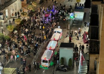 Vigo vive su primer lleno de la Navidad: miles de personas abarrotan la ‘zona cero’