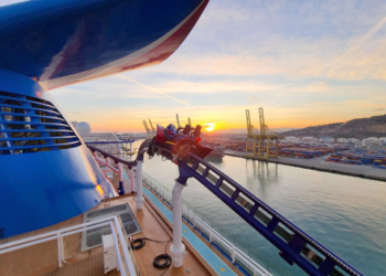 Rumbo a Vigo el ‘Carnival Celebration’: el crucero más nuevo del mundo… ¡y con montaña rusa!