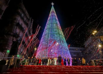 Y la Navidad más ‘top’ de Vigo se encendió «para toda la galaxia» tras esquivar la lluvia