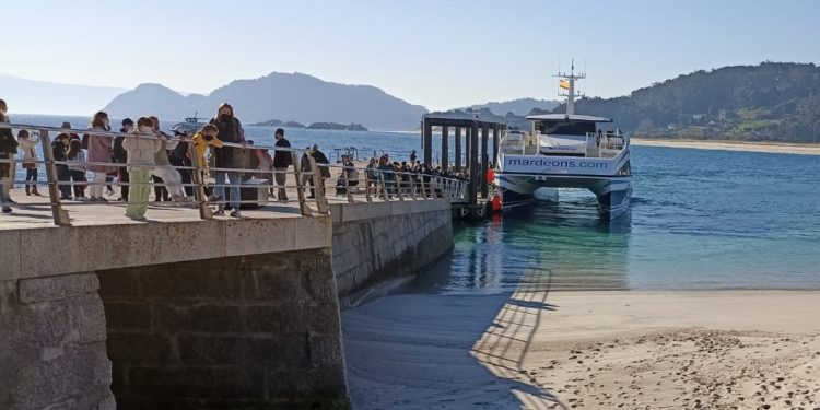 Puerto de Vigo, navieras y hostelería abogan por extender las visitas a Cíes fuera de temporada alta