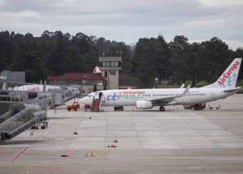 El cierre parcial del espacio aéreo por un cohete chino provoca retrasos en el aeropuerto de Vigo
