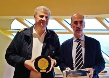 El ‘Aidabella’ elige el puerto de Vigo para resguardarse del temporal
