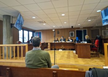 El pedáneo de Bembrive dice que los vecinos pagaban por una marca de sidra concreta: “Siempre se hizo así”