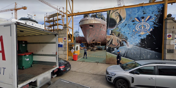 Un trabajador fallecido en Astilleros Cardama tras caerle encima un bloque de acero