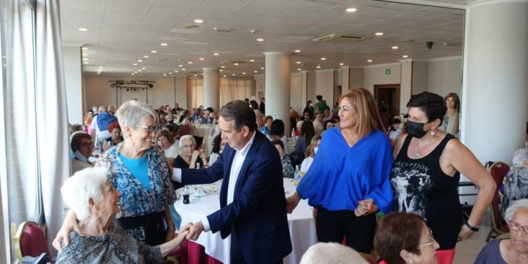Vigo amplía el servicio de teleasistencia en cien plazas