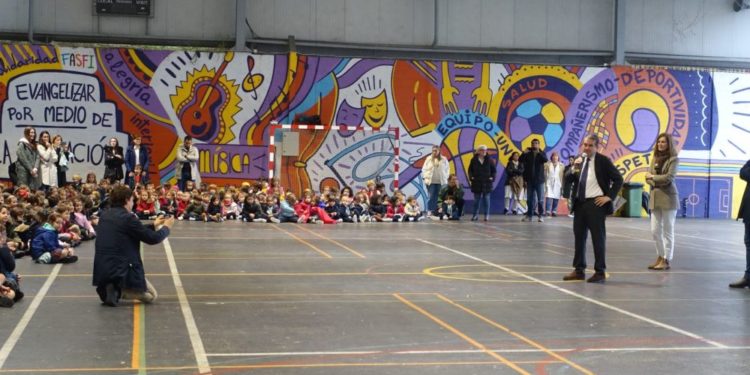 Las ayudas de 205 euros que Vigo dará a cada estudiante se podrán pedir en diciembre