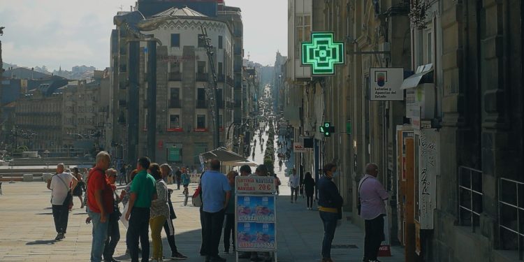 El centro de Vigo reparte suerte, con la Bonoloto, a mes y medio para el Gordo de Navidad