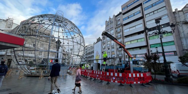 Caballero intenta defender sus cálculos sobre el retorno de la Navidad de Vigo sin aportar cifras