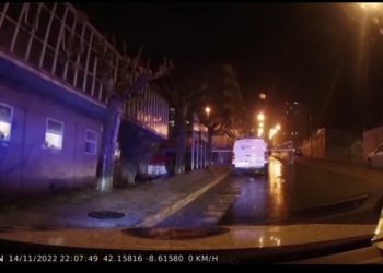 Policías locales de O Porriño salvan la vida a una niña de dos años que no podía respirar