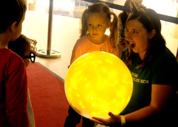 El Gran Vía de Vigo celebra la Navidad repartiendo 5.000 euros en un juego con premio seguro