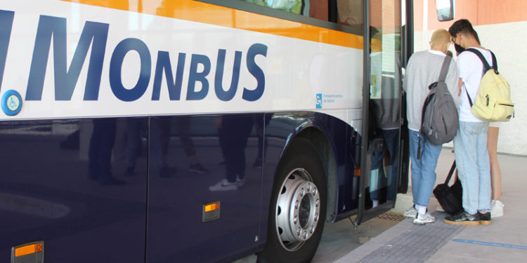Monbus, concesionaria de la estación de buses de Vigo, destaca la reducción de tiempos y retoca horarios