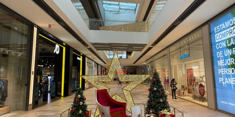 Mercadillo artesanal, solidaridad y talento emergente, propuestas de Vialia Vigo para Navidad