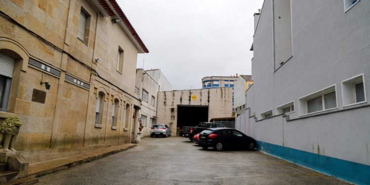 La armadora dice que el ‘Villa Nores’ registró una incidencia en una lavadora y niega problemas