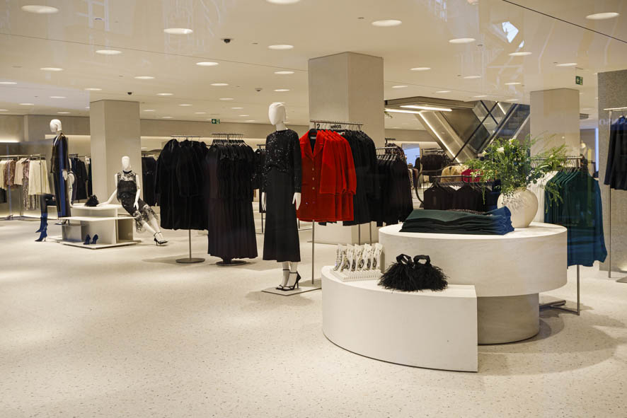 Zara abre su nueva tienda en el centro de Vigo, la más grande de