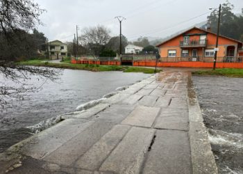 Galicia activa la alerta contra inundaciones tras 300 incidencias por la borrasca: así baja el río Tamuxe