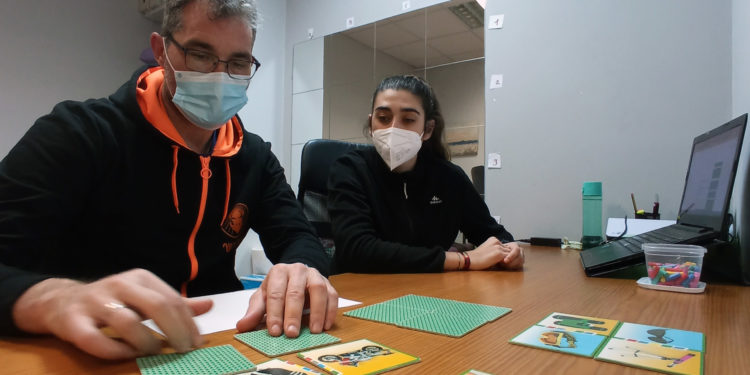 25 personas con esclerosis múltiple recibieron este año terapia ocupacional en Vigo gracias a la ‘X Solidaria’