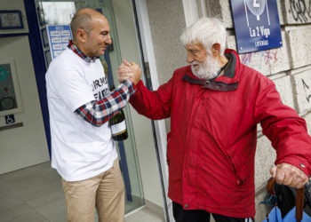 Cuatro números de la Lotería de Navidad dejan 892.000 euros en Vigo y su área, más del doble que el año pasado