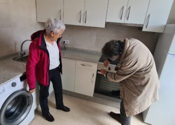 O Concello das Neves cede unha casa a unha familia de seis membros en situación extrema