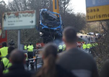 El conductor del autobús accidentado declarará en las próximas horas ante la Guardia Civil
