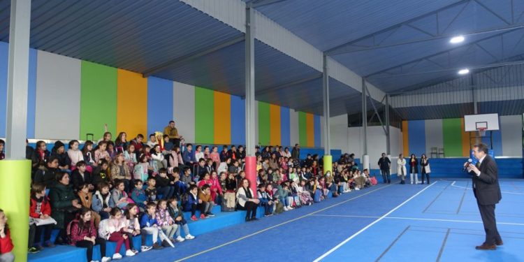 Estos son los horarios para pedir presencialmente la ayuda de 205 euros por estudiante en Vigo