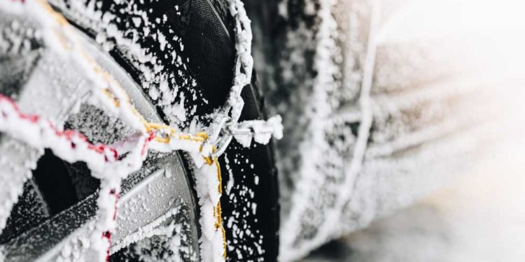¿Cómo elegir y colocar una cadena de nieve para el coche?