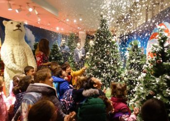 El Travesía de Vigo inaugura la Fábrica Mágica de Papá Noel con seis áreas temáticas diferentes