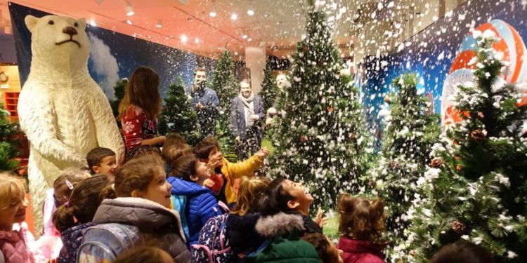 El Travesía de Vigo inaugura la Fábrica Mágica de Papá Noel con seis áreas temáticas diferentes