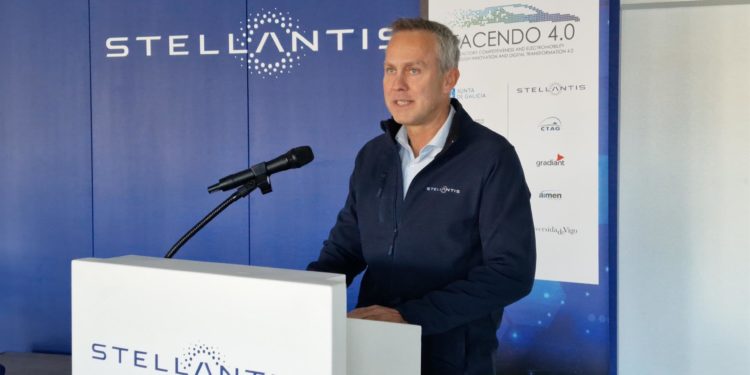 Stellantis Vigo admite la “situación complicada” del ‘atasco’ de coches y augura días “difíciles” hasta Navidad